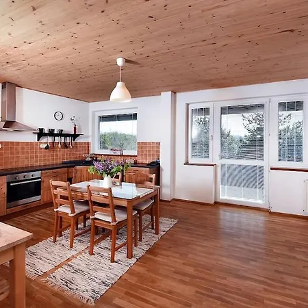 Priestranny, Svetly Apartmán *