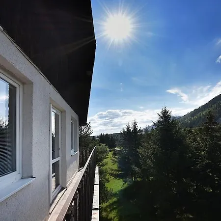 Priestranny, Svetly Apartmán